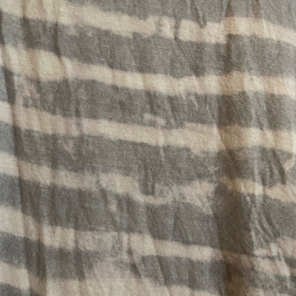 Moon and Sky gray and white stripped tee. Good condition.  Size XL - Picture 2 of 3